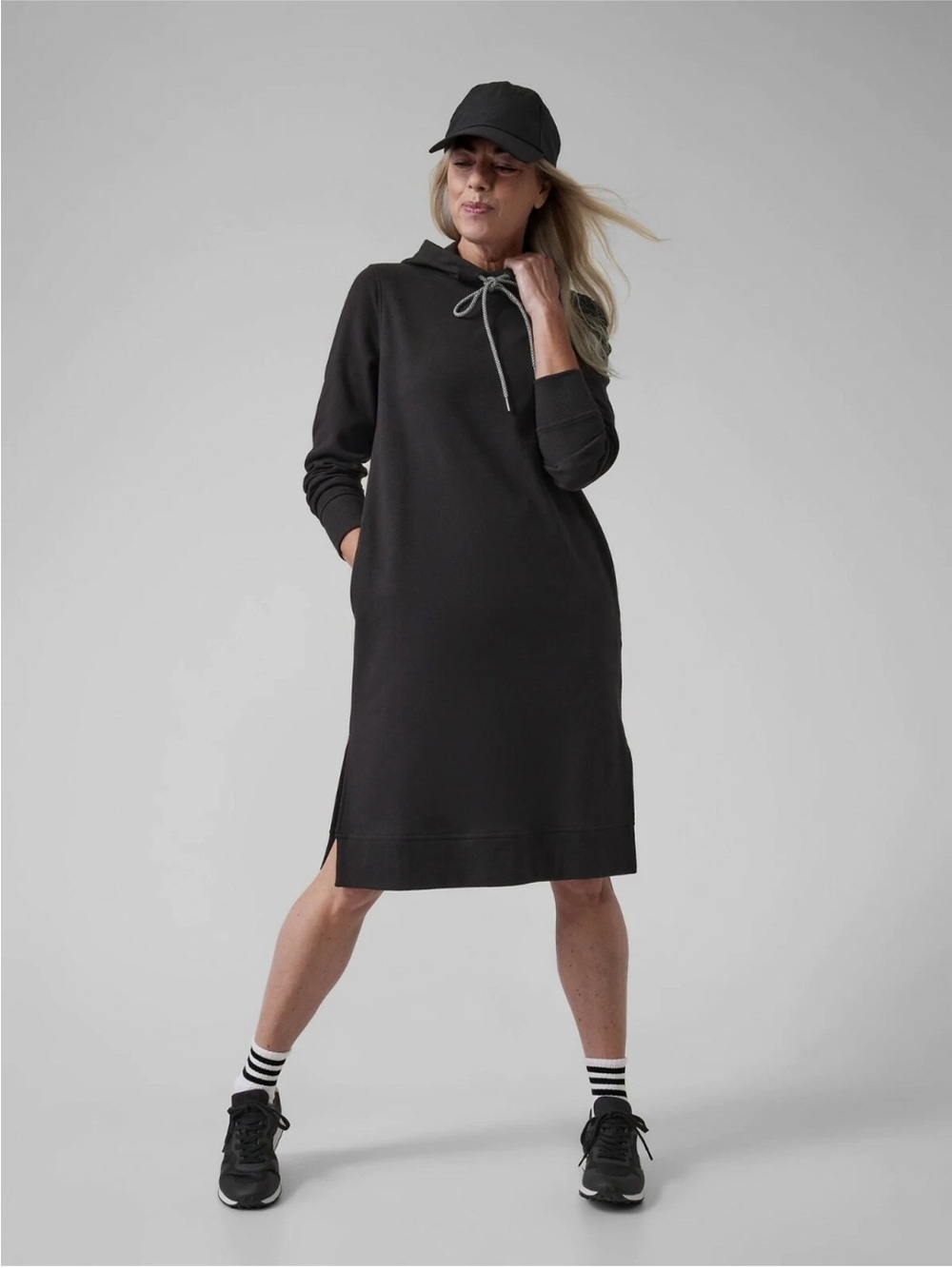 $129 Athleta Triumph Hoodie Dress Black Size M Zipper Pockets Excellent Preowned